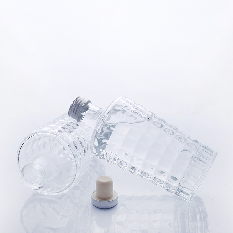 200ml 700ml 750ml Recyclable Empty Clear Super Flint Glass Spirit Alcoholic Beverage Whisky Bottles 700ml  for Liquor