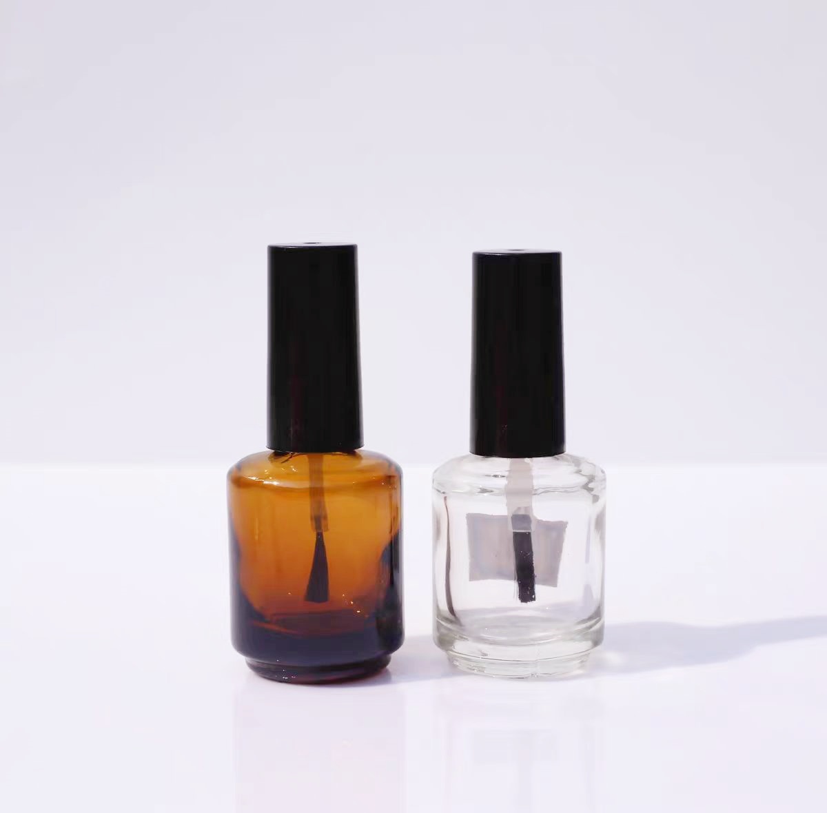 High Quality Low MOQ Recyclable Amber 10ml 15ml Empty Uv Gel Nail Polish Bottle Packaging White Black Nail Glass Bottle