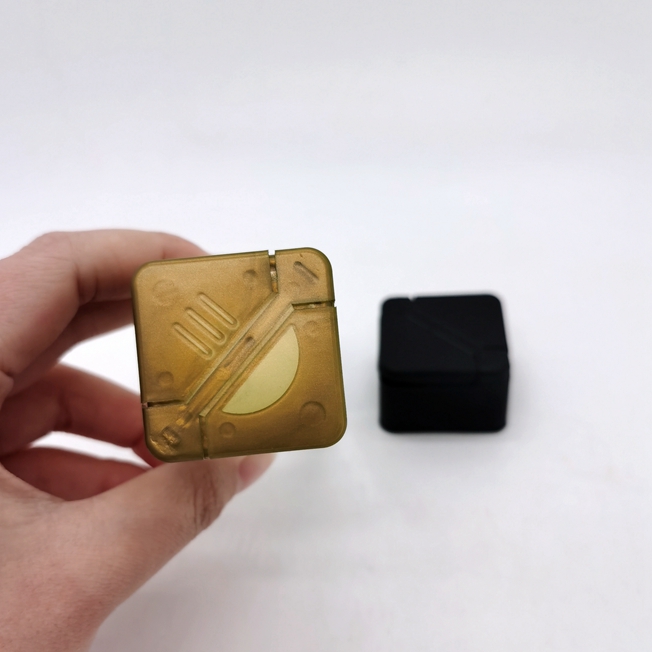 3OZ 6oz Recyclable Square Spice Glass Jar Set With Dual Closure Top One Side Has 3 Holes for Packaging Other Side Is Open
