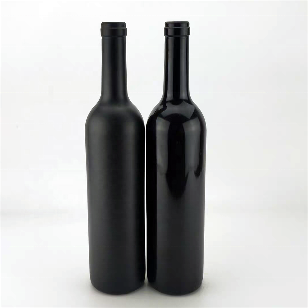 Hot Sale Custom 200ml 375ml 500ml 700ml 750ml 1000ml Black Oslo Glass Bottle Vodka Spirit Wine Bottle for Liquor Corked