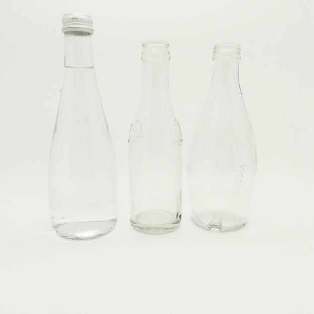 Factory Wholesale 500ml clear Glass Bottle Drink Glass Bottle With Screw Cap High End Mineral Water Glass Bottle