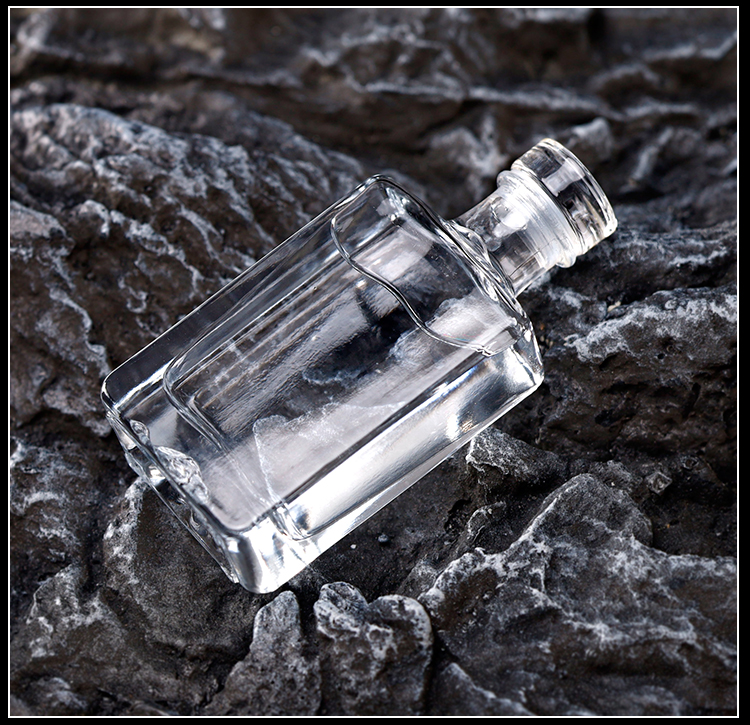 Oem Custom Logo 750ml Extra Flint Clear Square Shape Spirits Liquor Gin Vodka Brandy Whisky Whiskey Glass Bottle