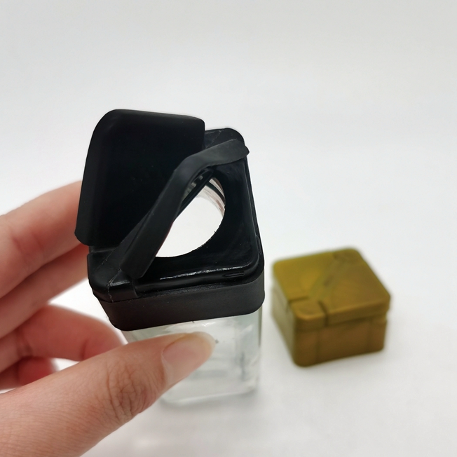 3OZ 6oz Recyclable Square Spice Glass Jar Set With Dual Closure Top One Side Has 3 Holes for Packaging Other Side Is Open