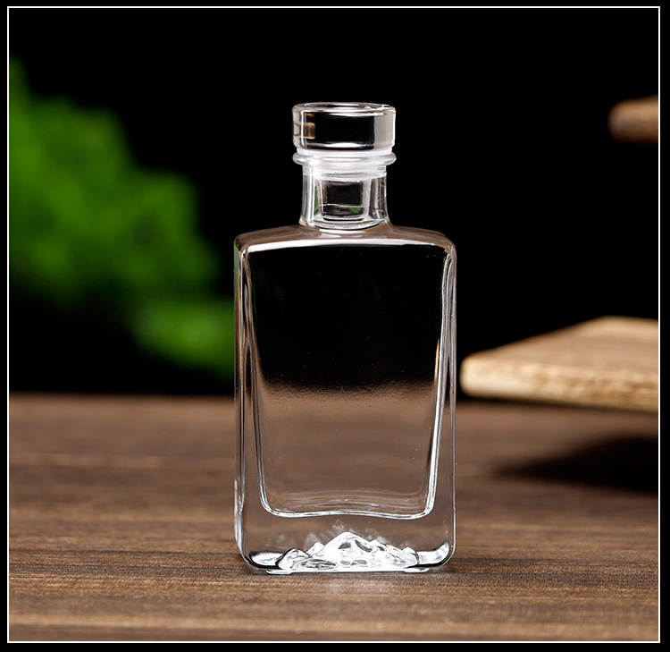 Oem Custom Logo 750ml Extra Flint Clear Square Shape Spirits Liquor Gin Vodka Brandy Whisky Whiskey Glass Bottle