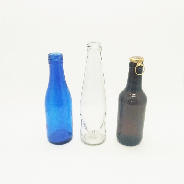 Factory Wholesale 500ml clear Glass Bottle Drink Glass Bottle With Screw Cap High End Mineral Water Glass Bottle
