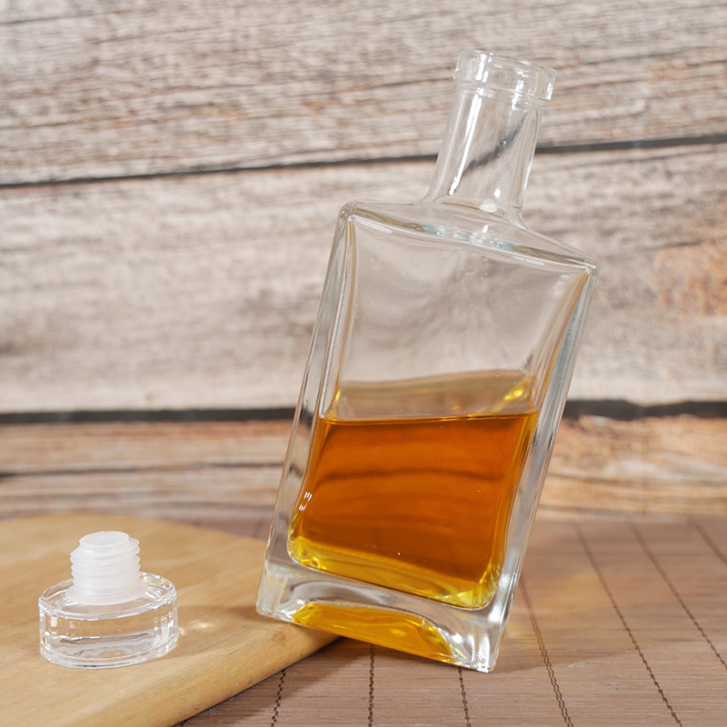 Recyclable Clear 500ml 700ml 750ml Spirits Vodka Gin Rum Liquor Whisky Alcoholic Beverage Glass Bottle